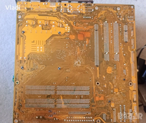 Ретро дънна платка ASUS P5B-VM (Socket 775, DDR2) + процесор, охладител и кабели, снимка 2 - Части и Платки - 54661638