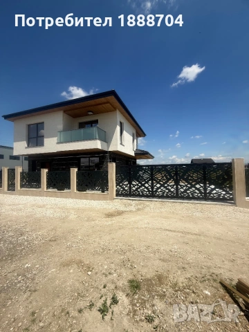 Самостоятелна,бутикова къща!Кв.Коматево!, снимка 2 - Къщи - 54496711