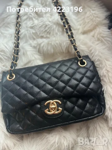 Chanel черна и бяла чанта с намалена цена!