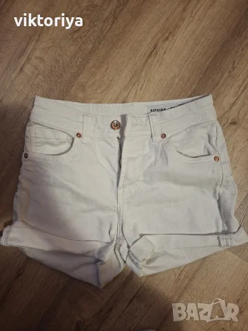 Бели къси дънки Bershka