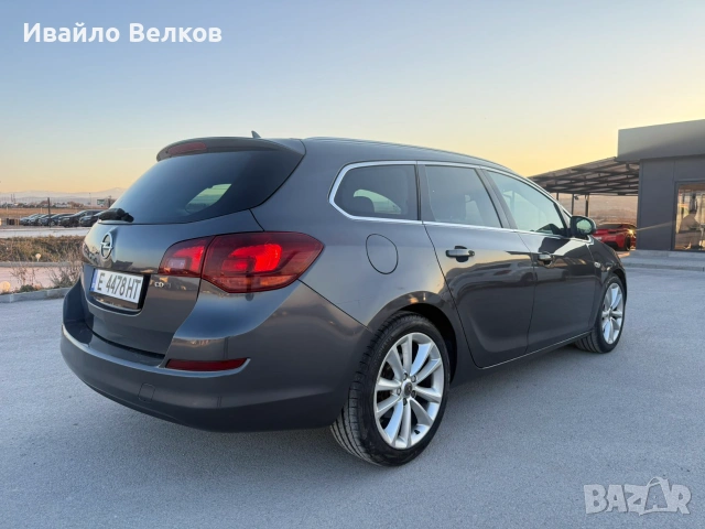 Opel Astra Sport tourer , снимка 4 - Автомобили и джипове - 55041296
