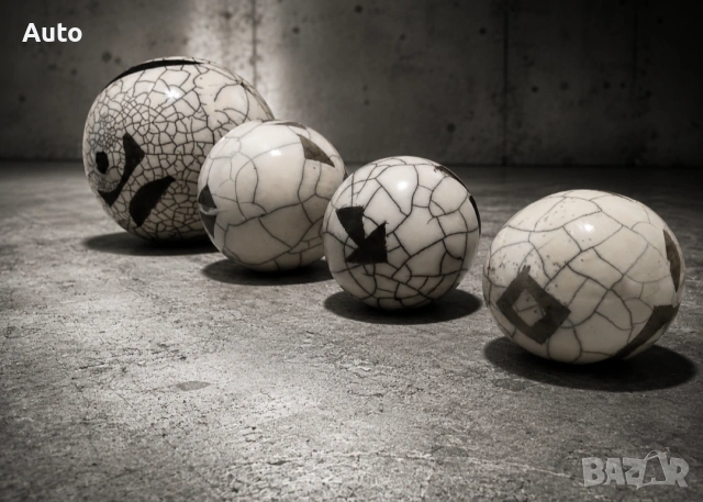 Авторски комплект студийна керамика „RAKU Crackle Spheres“ – 4 броя, снимка 2 - Декорация за дома - 55058357
