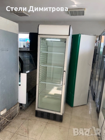Хладилна витрина 60/60/205