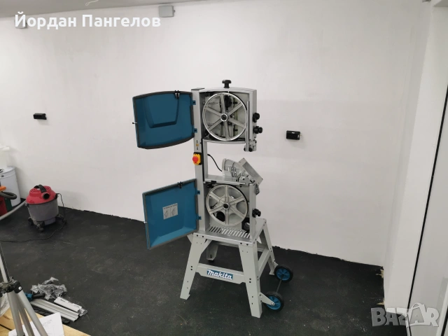 Ленторез Банциг за дърво Makita LB1200F, 900 W, 305 мм, снимка 7 - Други машини и части - 55159924