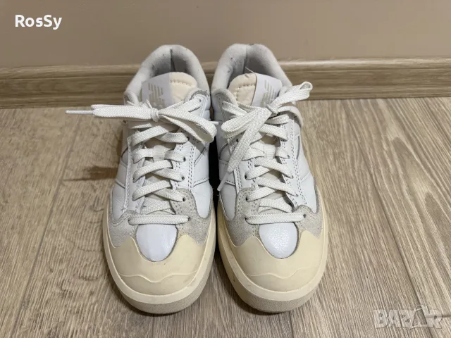 Дамски сникърси New Balance CT302, снимка 2 - Маратонки - 55378069