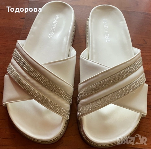 Бели чехли равни със сребриста част, снимка 2 - Чехли - 54583286