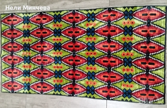 Старинен плюшен ковьор