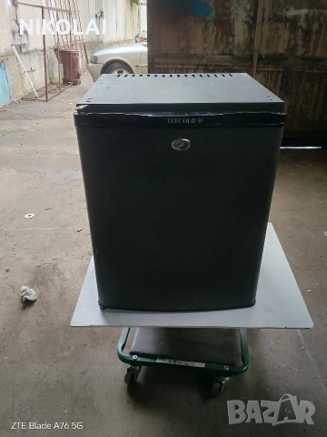 Продавам хладилник. 