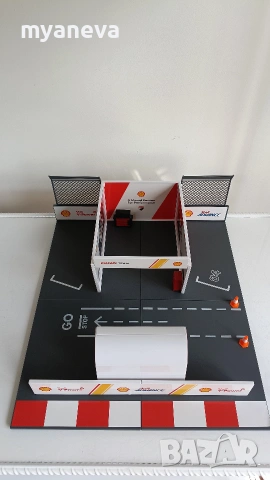 Bburago Ducati Pit-Box  (Shell V-Power) , сглобяема конструкция на бокс с писта за колички и мотор. , снимка 13 - Коли, камиони, мотори, писти - 55252092