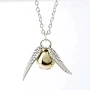 Колие Harry Potter Golden Snitch Quidditch с ангелски крила – Цинкова сплав, 50 см – Идеалният 10217, снимка 1
