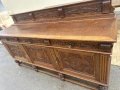 Масивна ретро креденца / бюфет с дърворезба и заключващи се чекмеджета, снимка 4