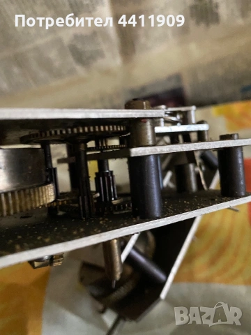 Часовник за ремонт или части, снимка 12 - Стенни часовници - 54365537