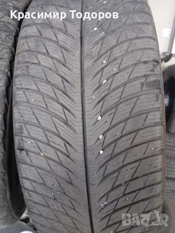 гуми за лек автомобил 235/45R19