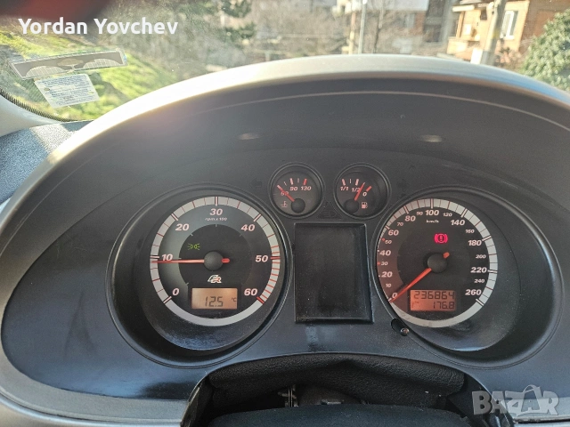 Seat Ibiza 1.9 131 k.с., снимка 13 - Автомобили и джипове - 54071467