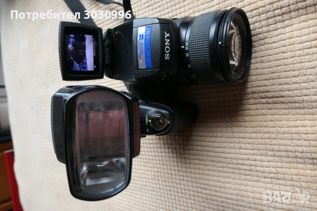 Sony Cyber-shot DSC-R1 със допълнителна светкавица Sony, снимка 11 - Фотоапарати - 54654223
