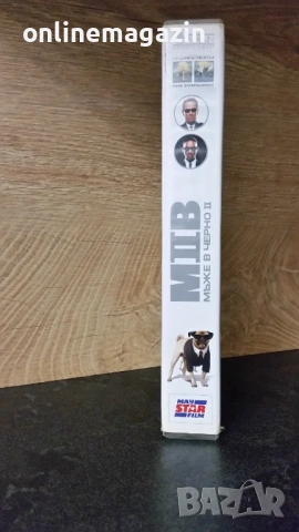 Видеокасета " МЪЖЕ В  ЧЕРНО 2 " 2002 бг субтитри VHS , снимка 3 - Други жанрове - 54732146