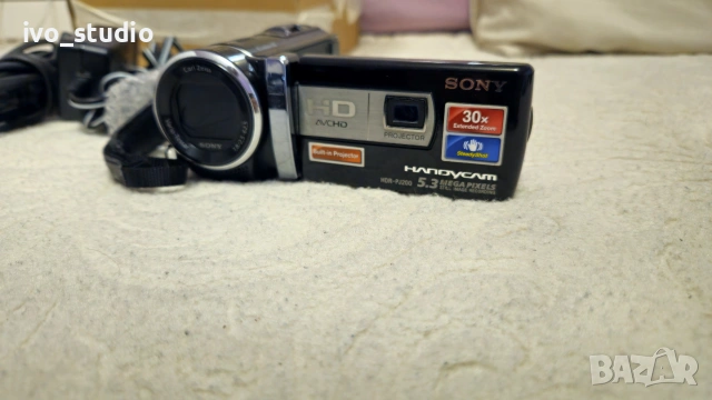 Видеокамера Sony Handycam HDR-PJ200