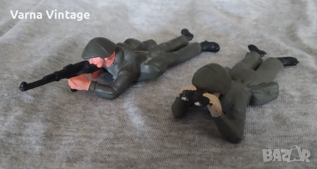 Войници "Народна армия ГДР". 70-ти години. гумени. цена за 2 бр., снимка 2 - Колекции - 54131980