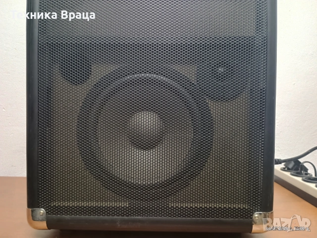 Преносима Bluetooth тонколона ION Party Rocker с вградена светлинна топка за парти ефекти., снимка 5 - Bluetooth тонколони - 55185496