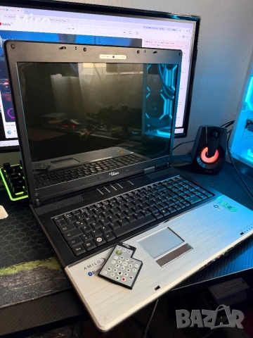 Ретро лаптоп Fujitsu Siemens Amilo Xa 2528 – за части / целия, снимка 2 - Части за лаптопи - 54947428