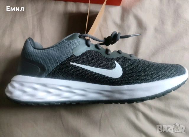 Мъжки Nike Revolution 6 сиво/бяло (нови в кутията), снимка 2 - Маратонки - 54788311