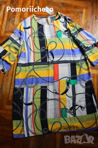 Нова и красива цветна рокля с миди дължина и ръкави тип кампана" от Англия, вискоза, снимка 3 - Рокли - 54127488