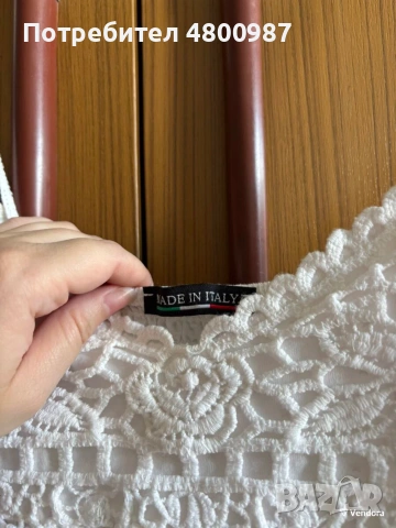 Италиански бял топ с бродирани цветя S/M – Като нов, снимка 2 - Корсети, бюстиета, топове - 55269737