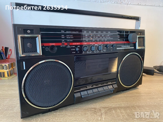 Радиокасетофон BoomBox Toshiba RT-90S, снимка 2 - Радиокасетофони, транзистори - 54605684