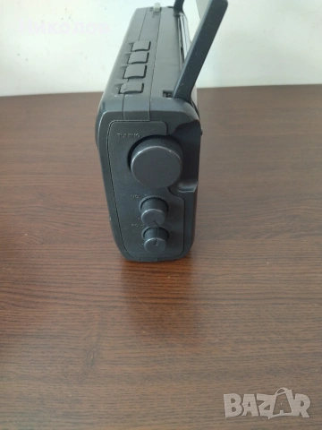Продавам радио Sony ICF-990L, снимка 2 - Радиокасетофони, транзистори - 55233404