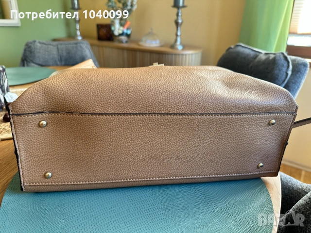 Дамска чанта GUESS, снимка 3 - Чанти - 54134208