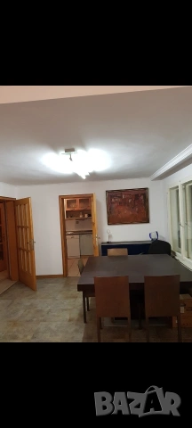 Продава масивна квадратна маса за хол, трапезария, производство Италия