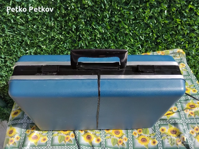 Продавам един антрактивен Касетофон за Пикник ( SANYO G 2600 JAPAN 1975г) , снимка 5 - Радиокасетофони, транзистори - 54542590