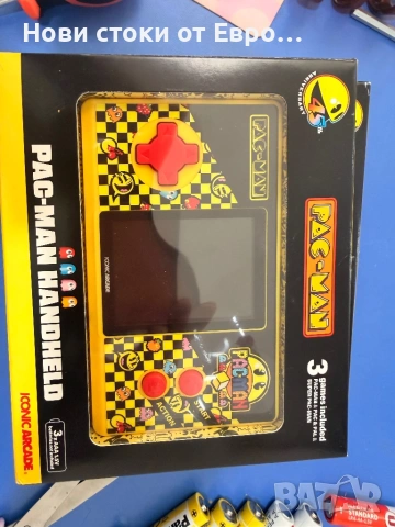 Мини конзола PAC-MAN  С 3 различни игри Pacman Работи с 3 батерии AAA (продават се отделно) Оригинал