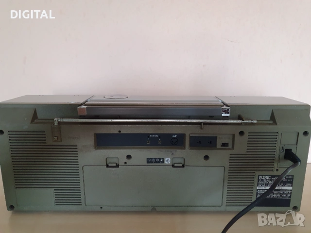 Касетофон SHARP GF-7500, снимка 3 - Радиокасетофони, транзистори - 54948328
