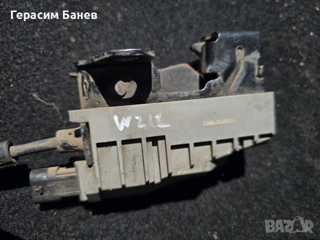 A212821025 Жило преден капак OEM MERCEDES W212 E 350 CDI 4MATIC OM642 2011, снимка 2 - Части - 54592202