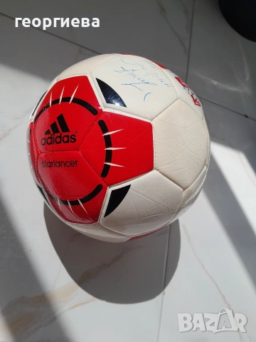 футболна топка от кока кола adidas с автограф на Димитър Пенев
