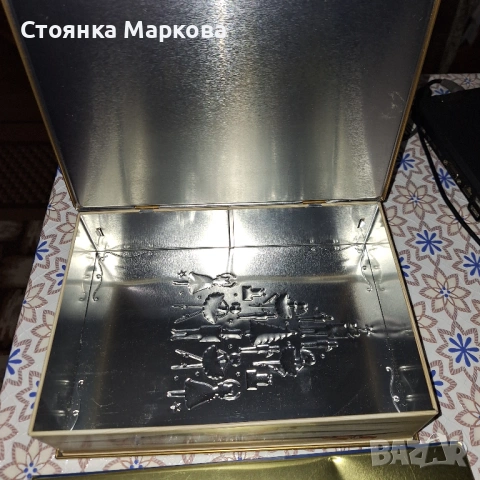 Две големи метални кутии от Англия, снимка 5 - Декорация за дома - 50667433