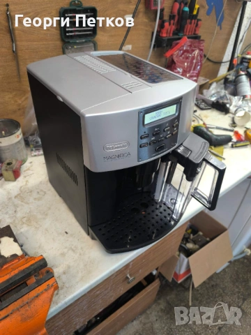 Кафеавтомат Delonghi Magnifica, снимка 2 - Кафемашини - 54675632
