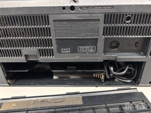 Радиокасетофон Hitachi TRK-6830E за части, снимка 13 - Радиокасетофони, транзистори - 54810572