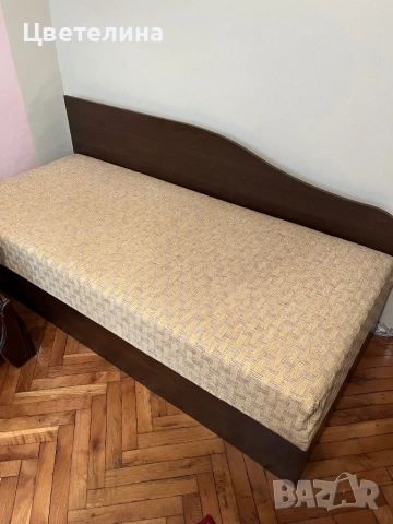Единични легла с ракла