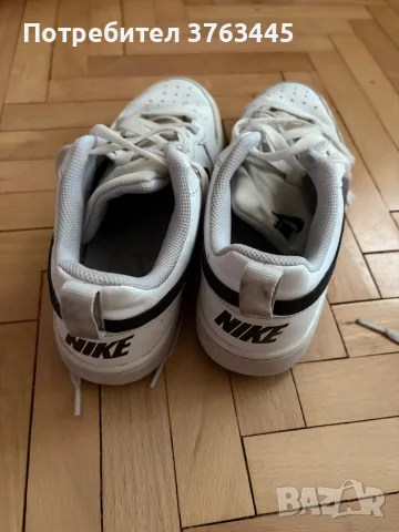 Nike обувки с черно и бяло, снимка 3 - Маратонки - 55363446