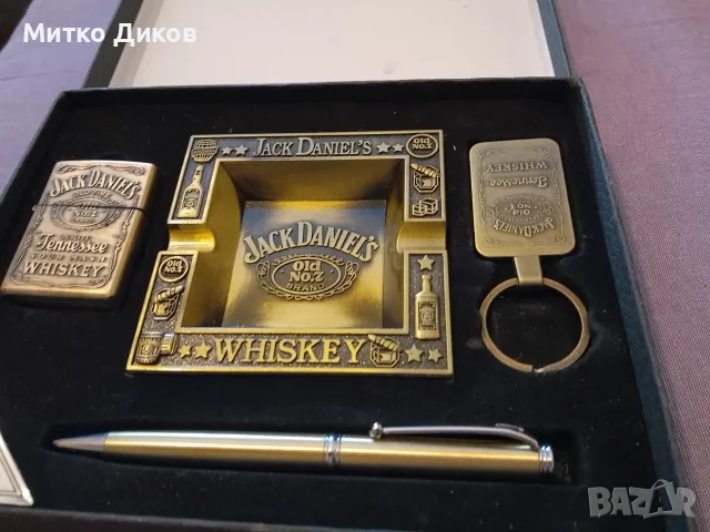 Джак Даниелс подаръчен комплект нов- пепелник,кл.държател,мет.химикалка и запалка, снимка 3 - Подаръци за мъже - 55300244