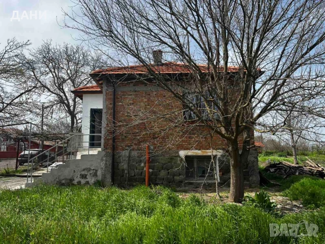 Двуетажна къща в с.Ливада, Бургас, снимка 3 - Къщи - 54301501