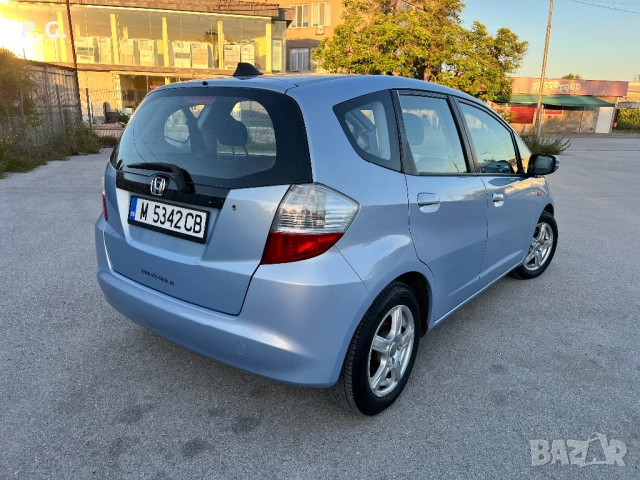 Honda Jazz 2010 г., снимка 4 - Автомобили и джипове - 54704361