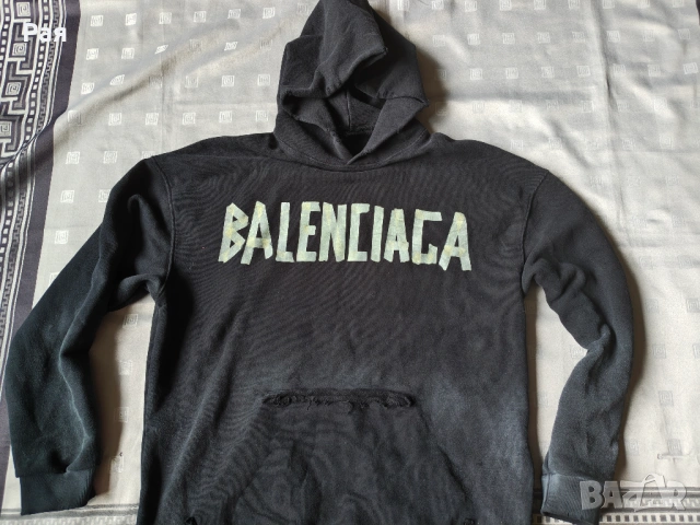 Оригинално худи Balenciaga Tape Type Ripped Pocket Hoodie (Размер XL), снимка 3 - Суичъри - 54640539