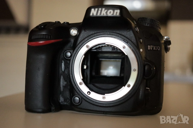 Nikon D7100 body + battery grip, снимка 3 - Фотоапарати - 54987316