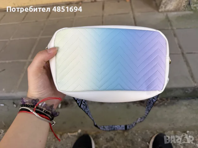Дамска бяла и цветна чанта , снимка 4 - Чанти - 55471502