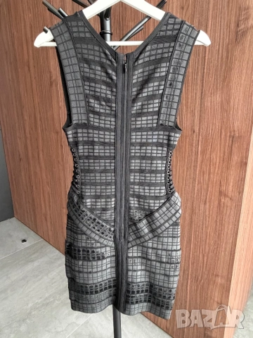 Оригинална луксозна бандажна рокля Herve Leger, размер S, снимка 7 - Рокли - 54622130