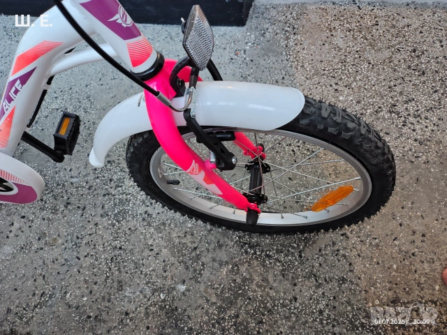 детски велосипед с помощни колела и 18" гуми, снимка 4 - Детски велосипеди, триколки и коли - 55128859