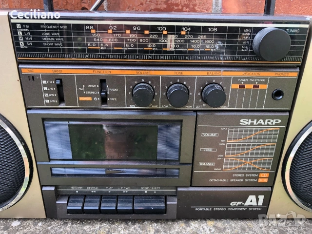 Радиокасетофон Sharp GF-A1, снимка 3 - Радиокасетофони, транзистори - 54801567